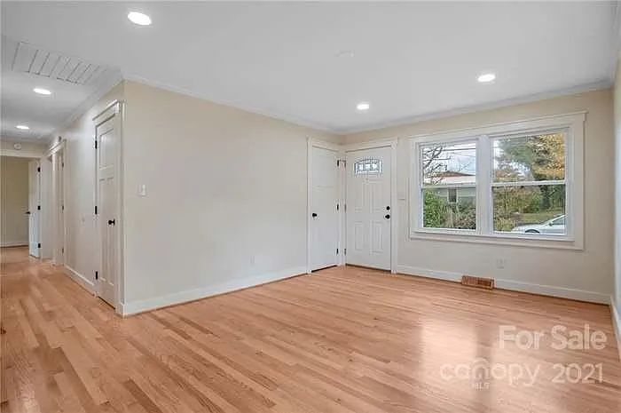 129 Logan Ave — Photo 23