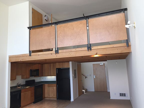 5th image of 825 Minnesota St APT 8
