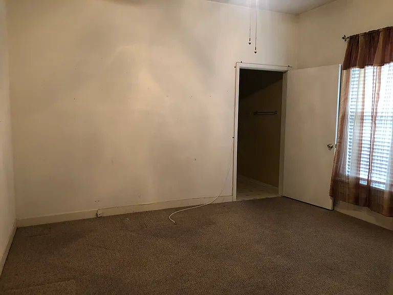 1041 W Vanderbilt St — Photo 12