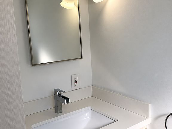 4th image of 798 Crandon Blvd APT 9C