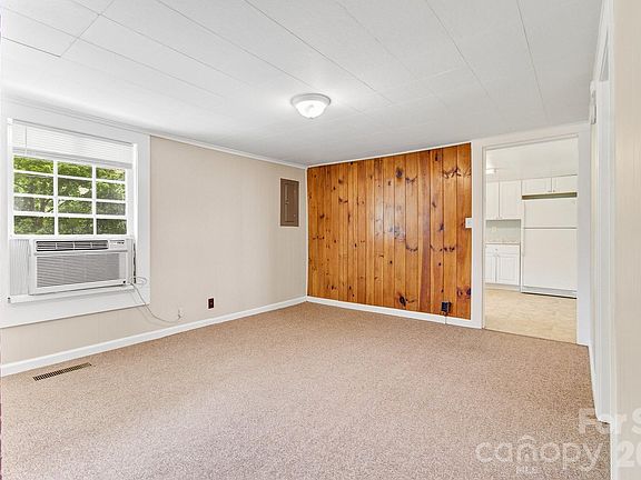 5th image of 438 Loop Rd