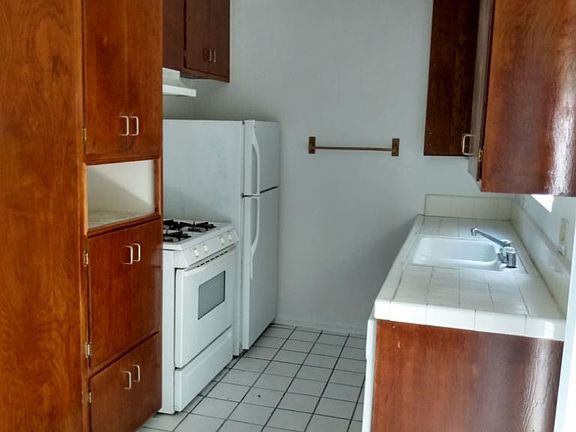 5th image of 1329 S Saltair Ave #2