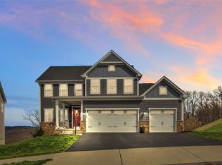 134 Woodsman Ridge Dr, Zelienople, PA