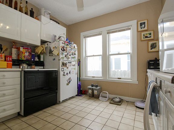 4th image of 1048 Minnehaha Ave E APT 1