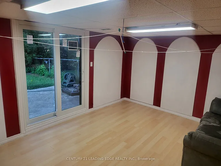63 Nabob Cres — Photo 18