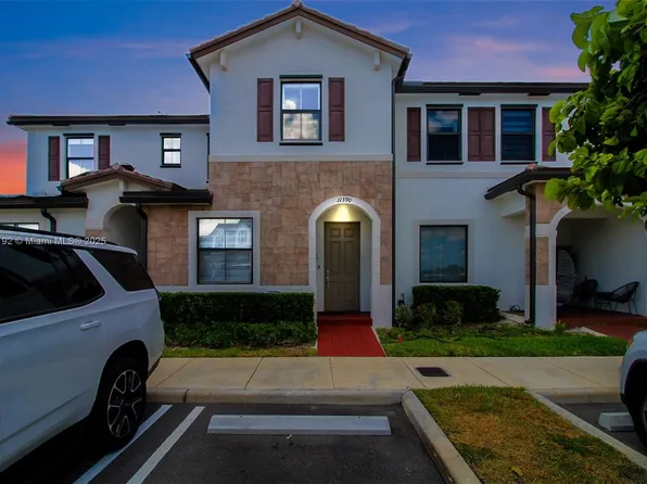11390 W 34th Way, Hialeah, FL 33018