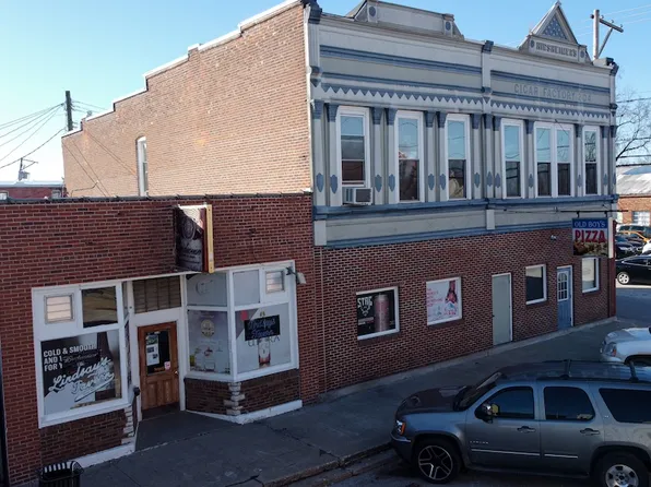 111 W Adams St, Pittsfield, IL 62363