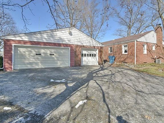 2nd image of 4668 Euclid Blvd