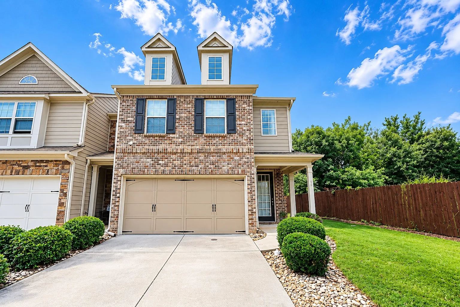 3 bed, 2.5 bath, 2037 sqft, $1,950 — Photo 1