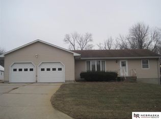 312 W 1st St, Oakland, NE 68045