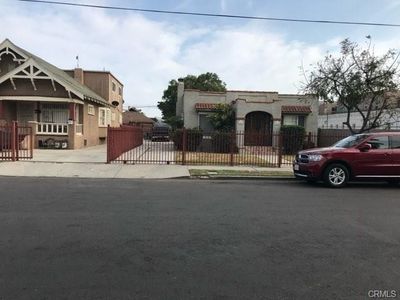 724 W 57th St, Los Angeles, CA, 90037