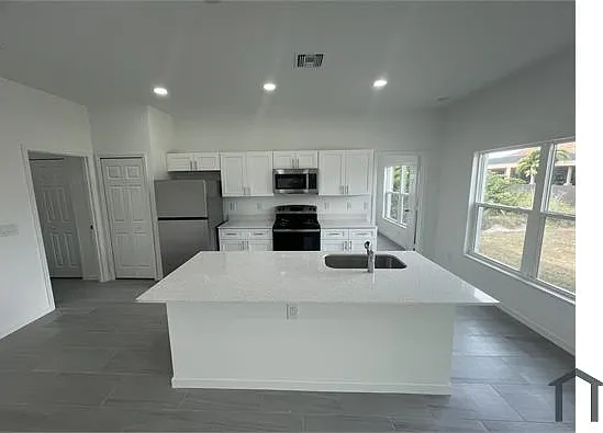 2612 31st St SW — Photo 13