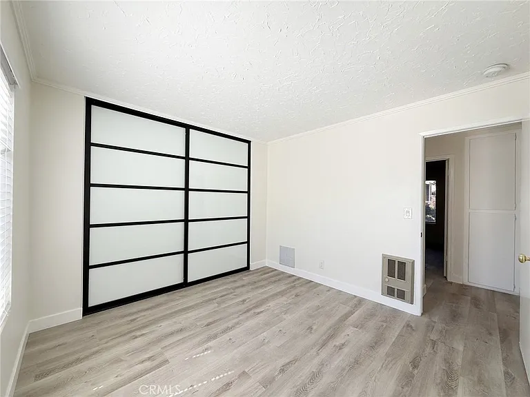 231 Springview — Photo 14