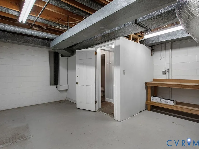 9900 Kingsbridge Rd — Photo 36