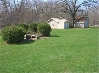 3rd image of 1407 White Dr