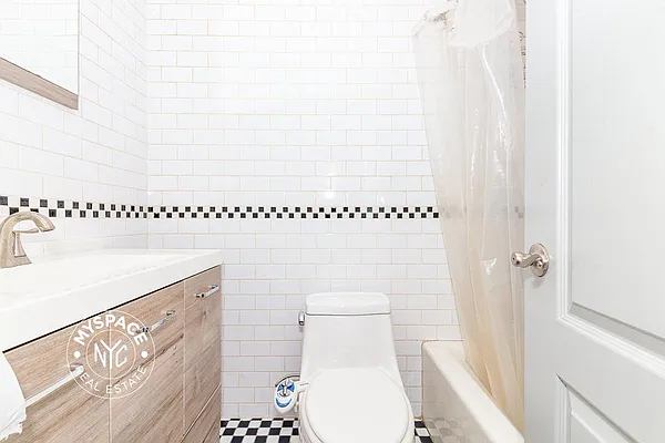 Rented by MySpaceNYC | media 9