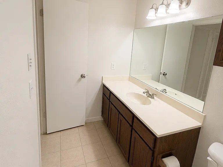 6610 S Yorktown Ave — Photo 7