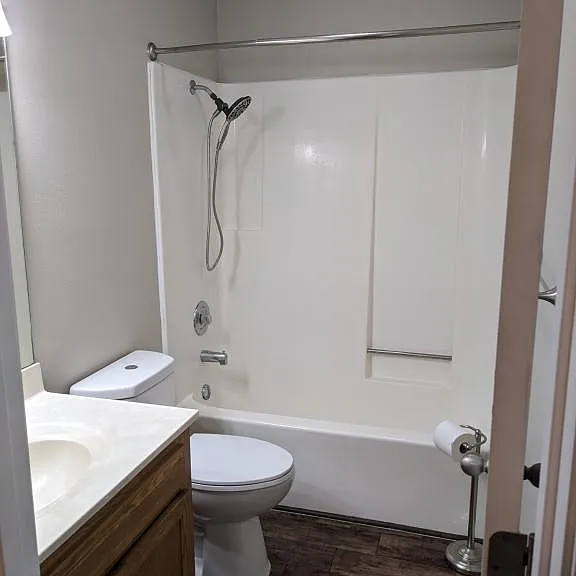 528 E Redwood St — Photo 11
