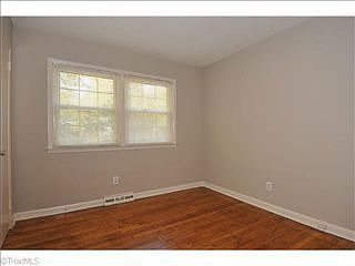 5th image of 110 Flintfield Dr