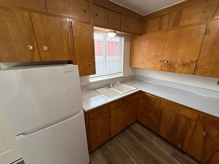 1835 Beach Ave NE #8 — Photo 7