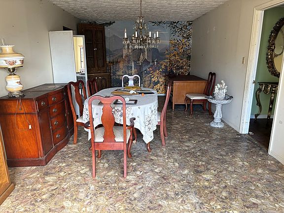4th image of 3195 Davis Dr