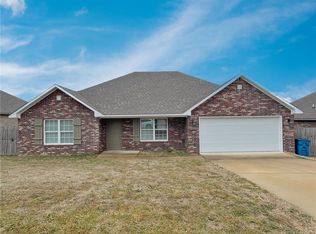 1012 Vista Dr, Siloam Springs, AR 72761
