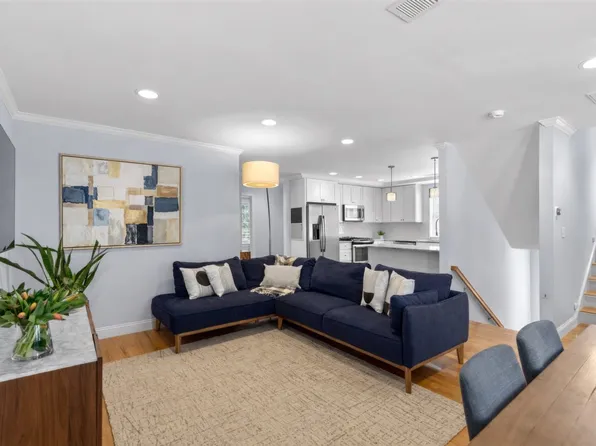 40 Catherine St #2, Roslindale, MA 02131