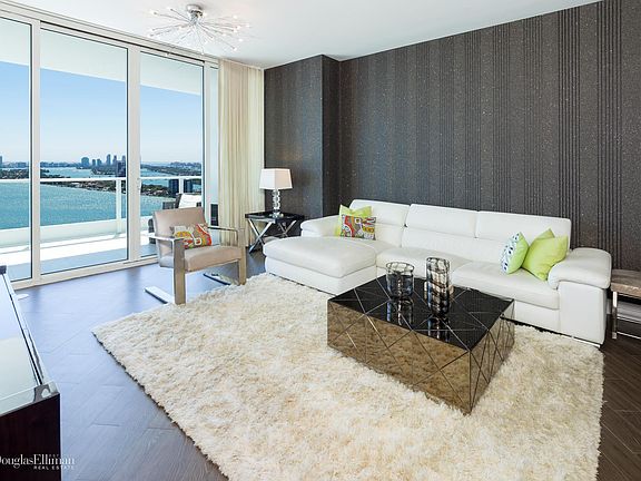 4th image of 2020 N Bayshore Dr APT 2608