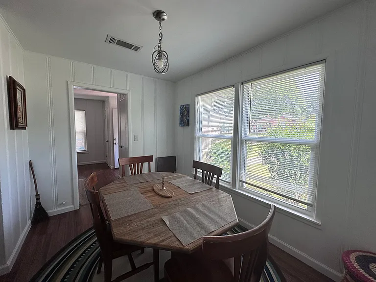 Grayson St — Photo 20
