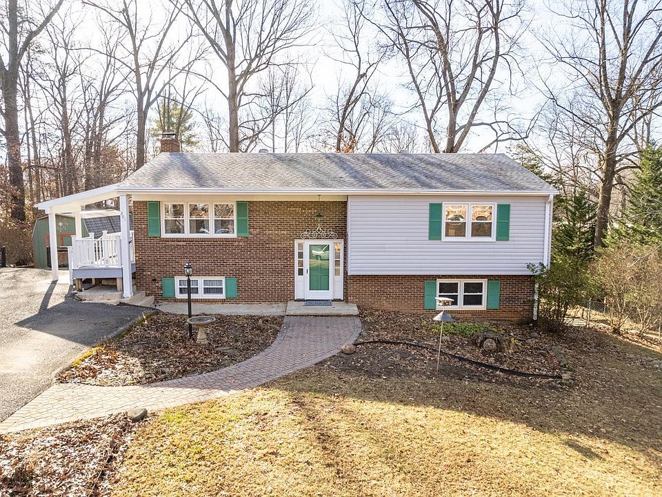 1st image of 201 Woodway Dr