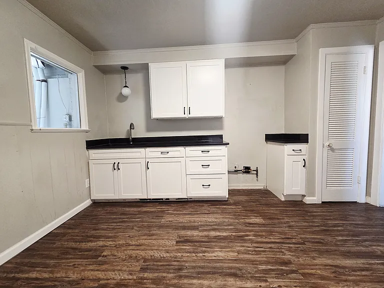 307 E Kittyhawk Dr — Photo 9