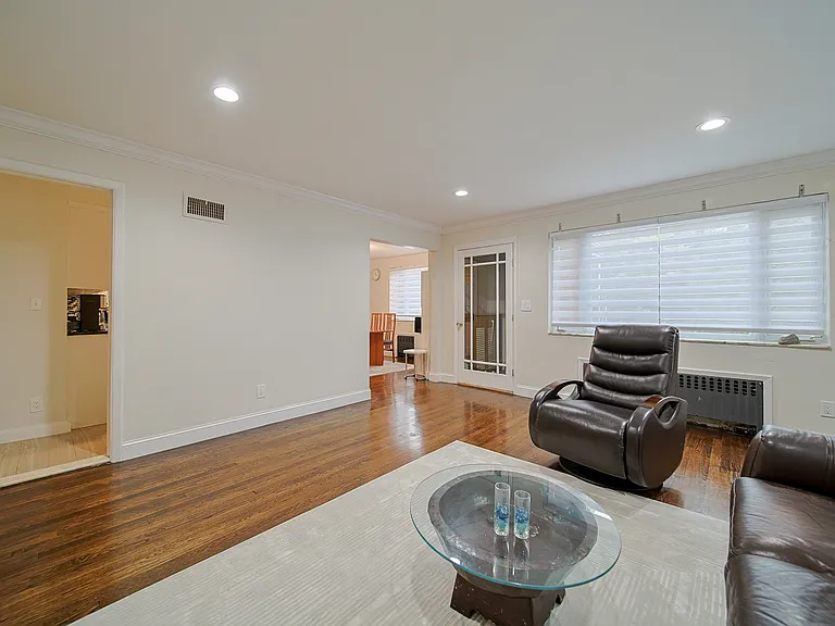 2244 Linwood Ave #1 — Photo 3
