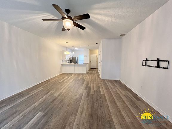 2nd image of 2817 Bay Club Dr