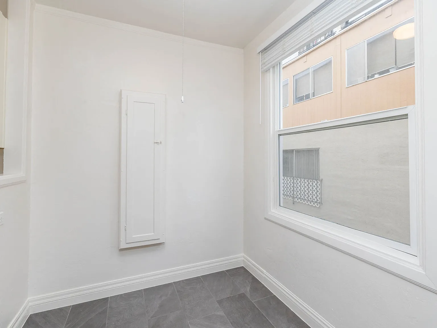 226 Athol — Photo 4