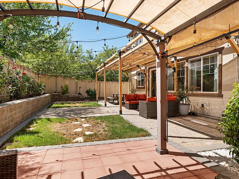 10830 Pebble Hill Dr — Photo 19