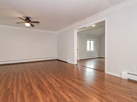 5th image of 3395 E Oxford Oval