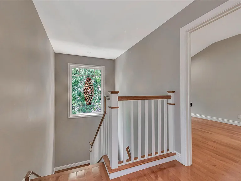 811 College Ave — Photo 23