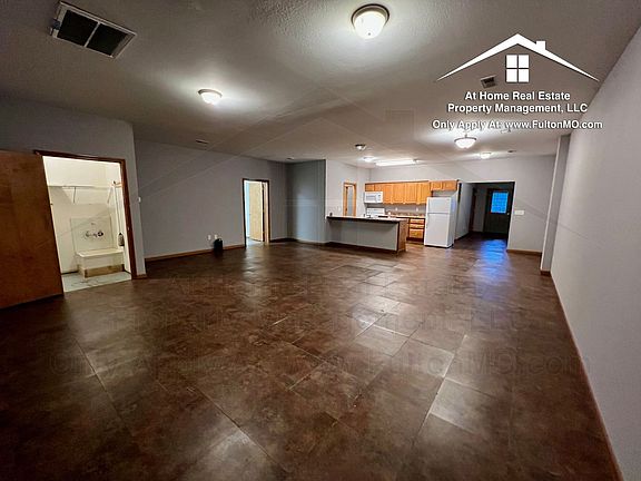 3rd image of 2606 N Bluff St Ste 112