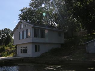 4222 W Lakeshore Dr, Brooklyn, IA