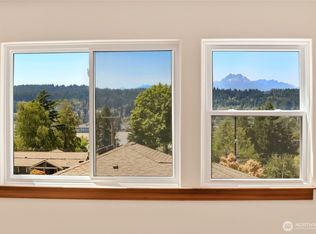 1963 NW Rampart Ridge Ct, Bremerton, WA 98311