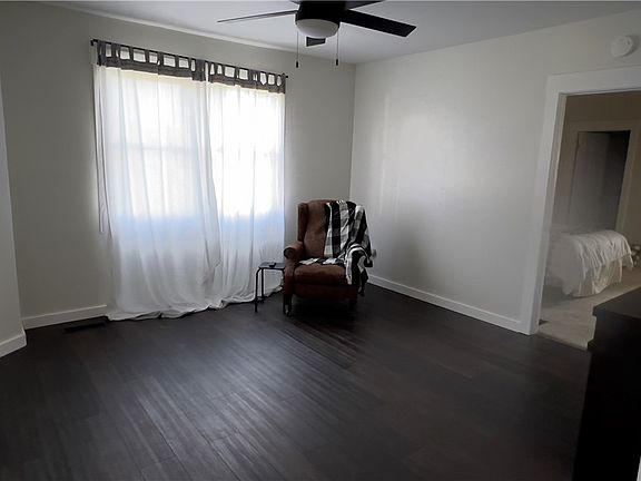 5th image of 46898 Columbia St