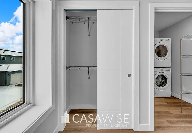 1057G Berg Pl — Photo 11