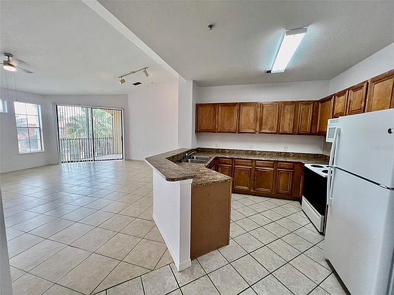 4th image of 6153 Metrowest Blvd Unit 308