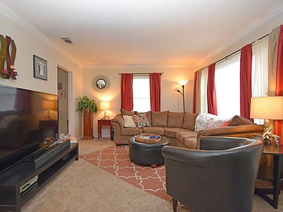 3rd image of 2413 Findlater Ct
