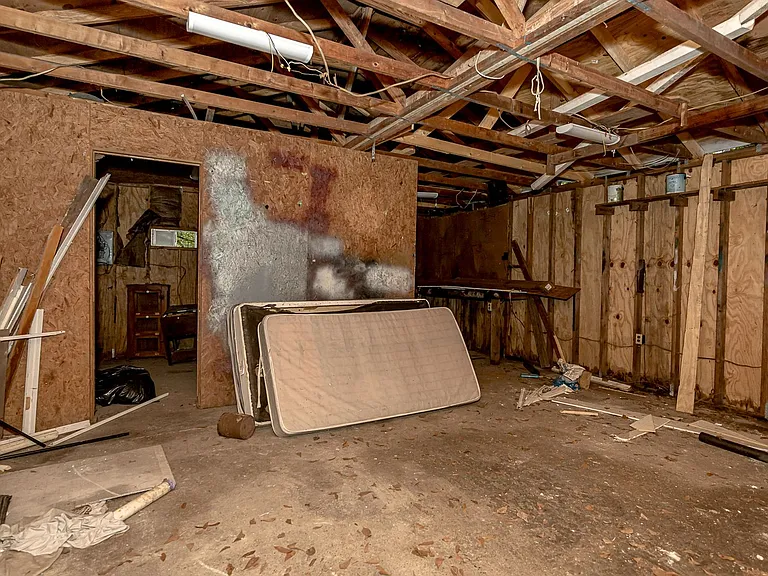 4406 Richard St — Photo 37