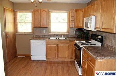 5th image of 3031 S 123rd St