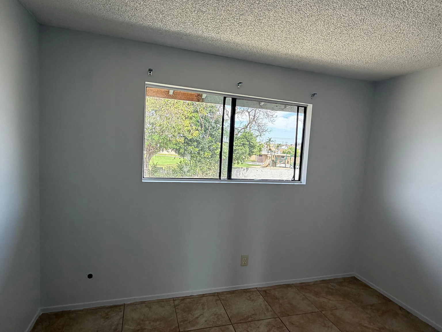 2 bed, 1000 sqft, $2,575 — Photo 4