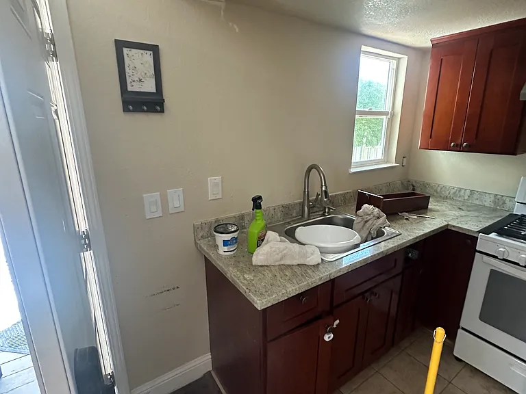 27107 Columbia Way — Photo 4