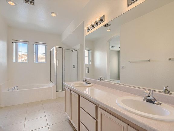 2nd image of 324 Lakewood Garden Dr