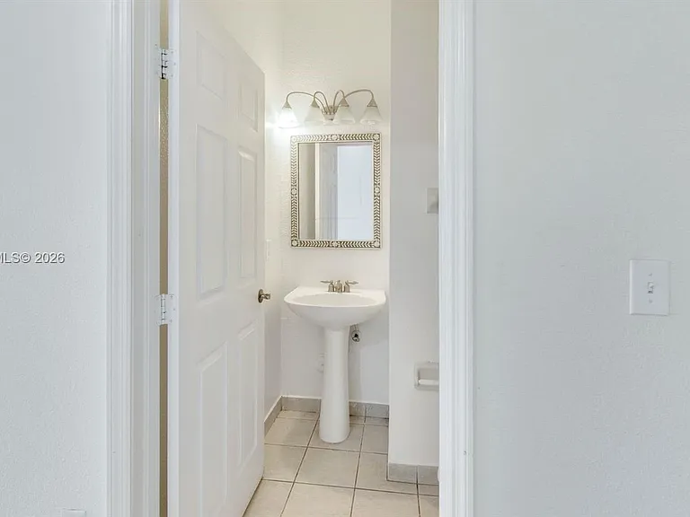 1916 SE 23rd Ave #1916 — Photo 16